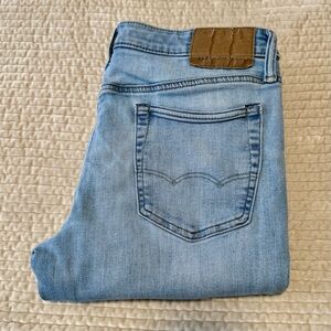 🦅 AE Athletic Skinny Jeans